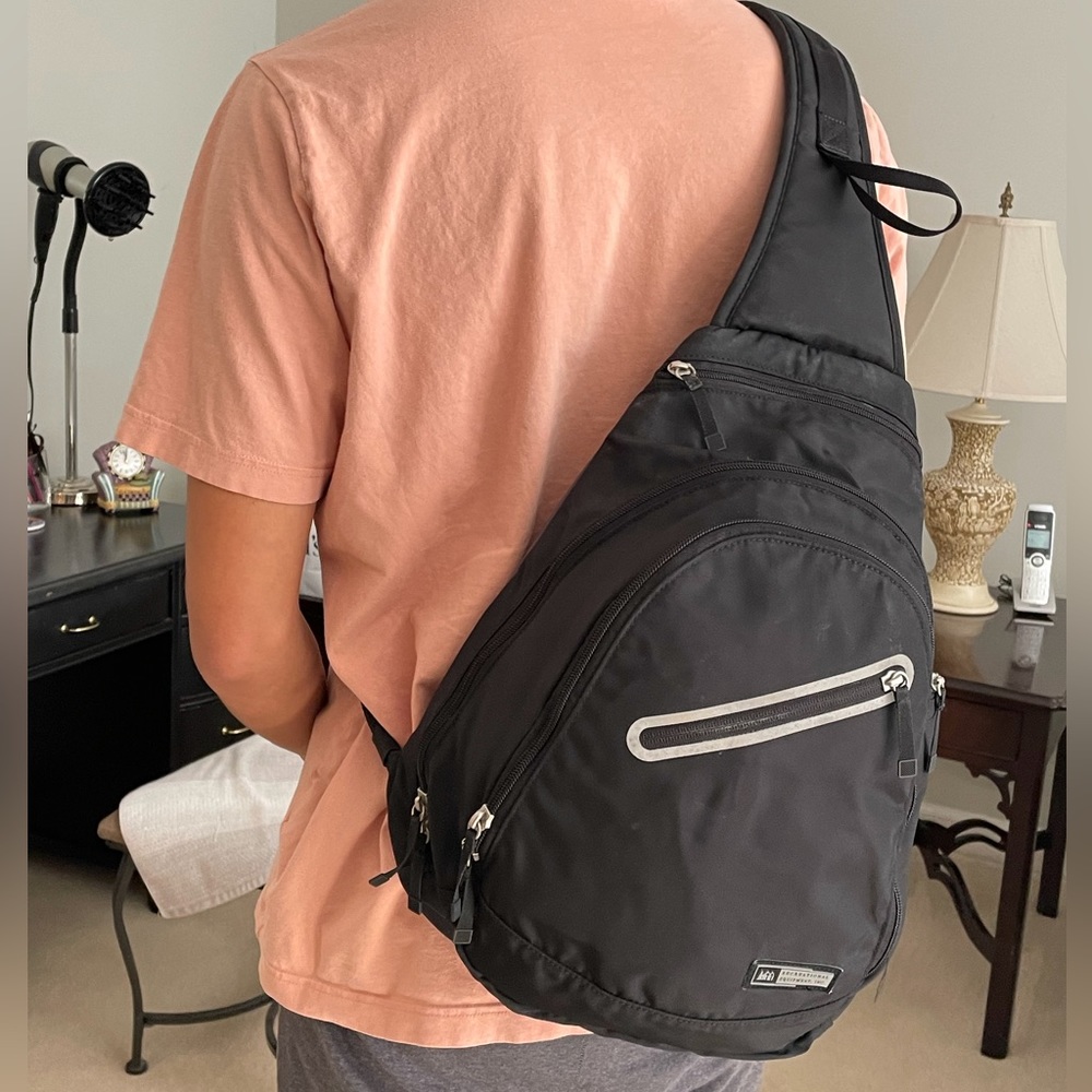 REI TRAVEL PACK